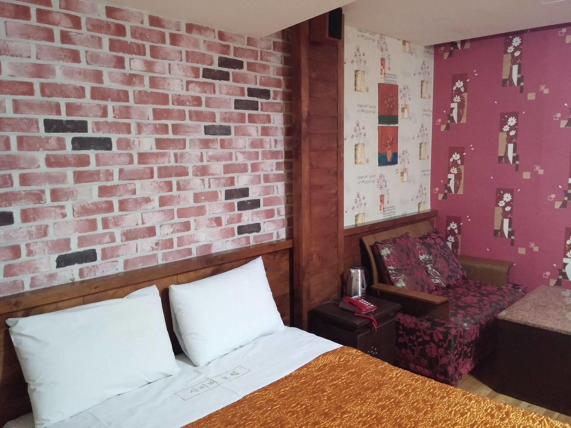 Cyber Motel Gunsan Eksteriør bilde
