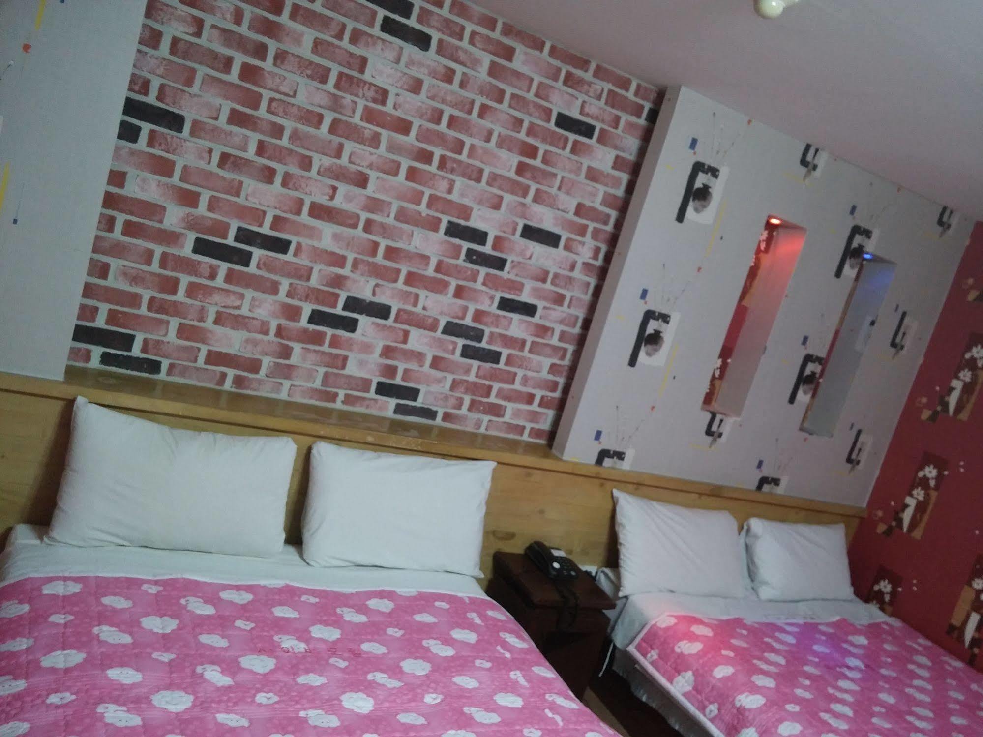 Cyber Motel Gunsan Eksteriør bilde